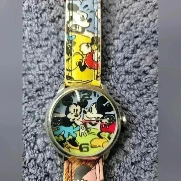 Mickey Mouse & Minnie Mouse Rare Disney  women Large Size 40 mmMickey Mouse & M - Picture 5 of 11